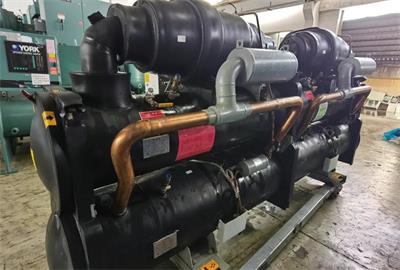 螺桿式冷水機(jī)組與離心式冷水機(jī)